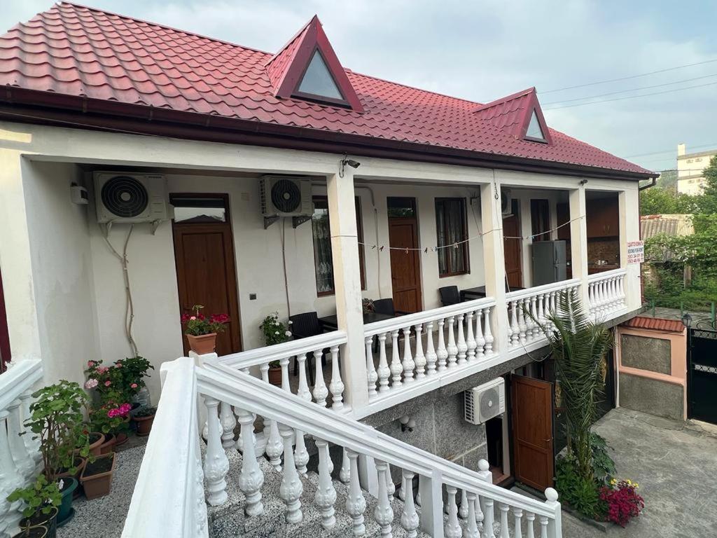 Linda Guest House Batumi Ngoại thất bức ảnh