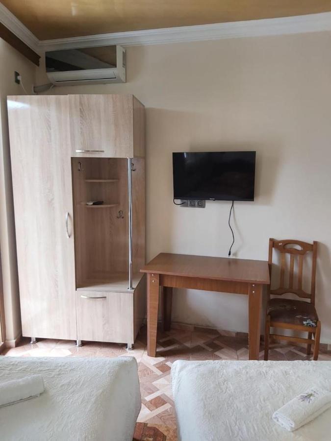 Linda Guest House Batumi Ngoại thất bức ảnh