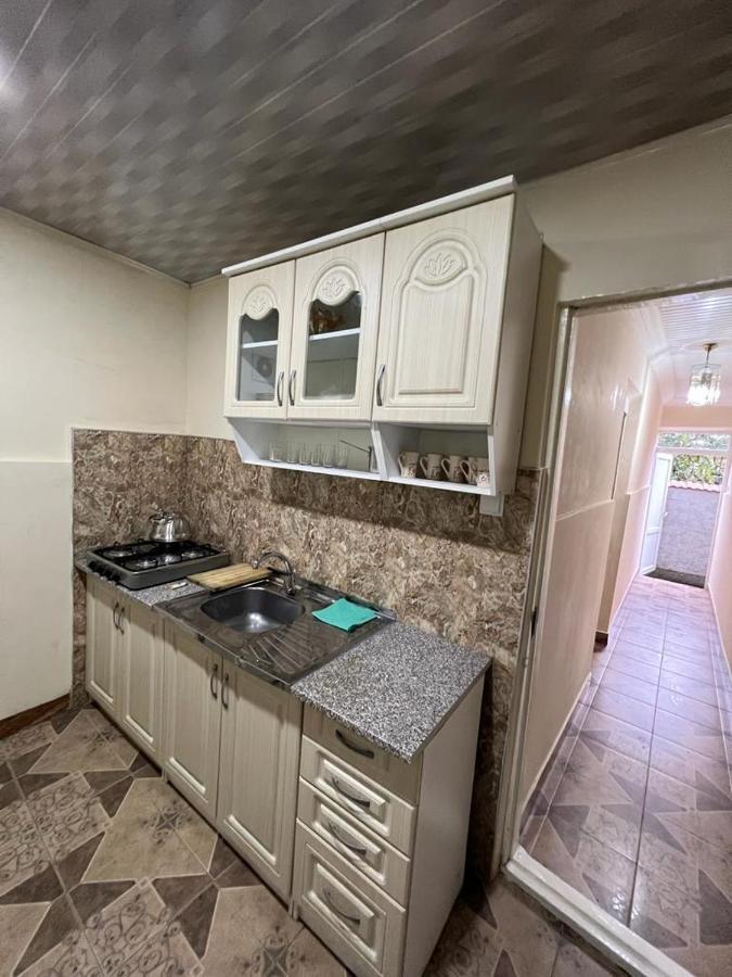 Linda Guest House Batumi Ngoại thất bức ảnh