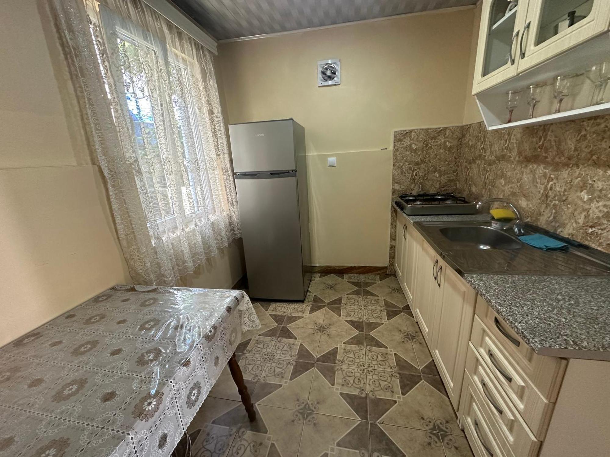 Linda Guest House Batumi Ngoại thất bức ảnh