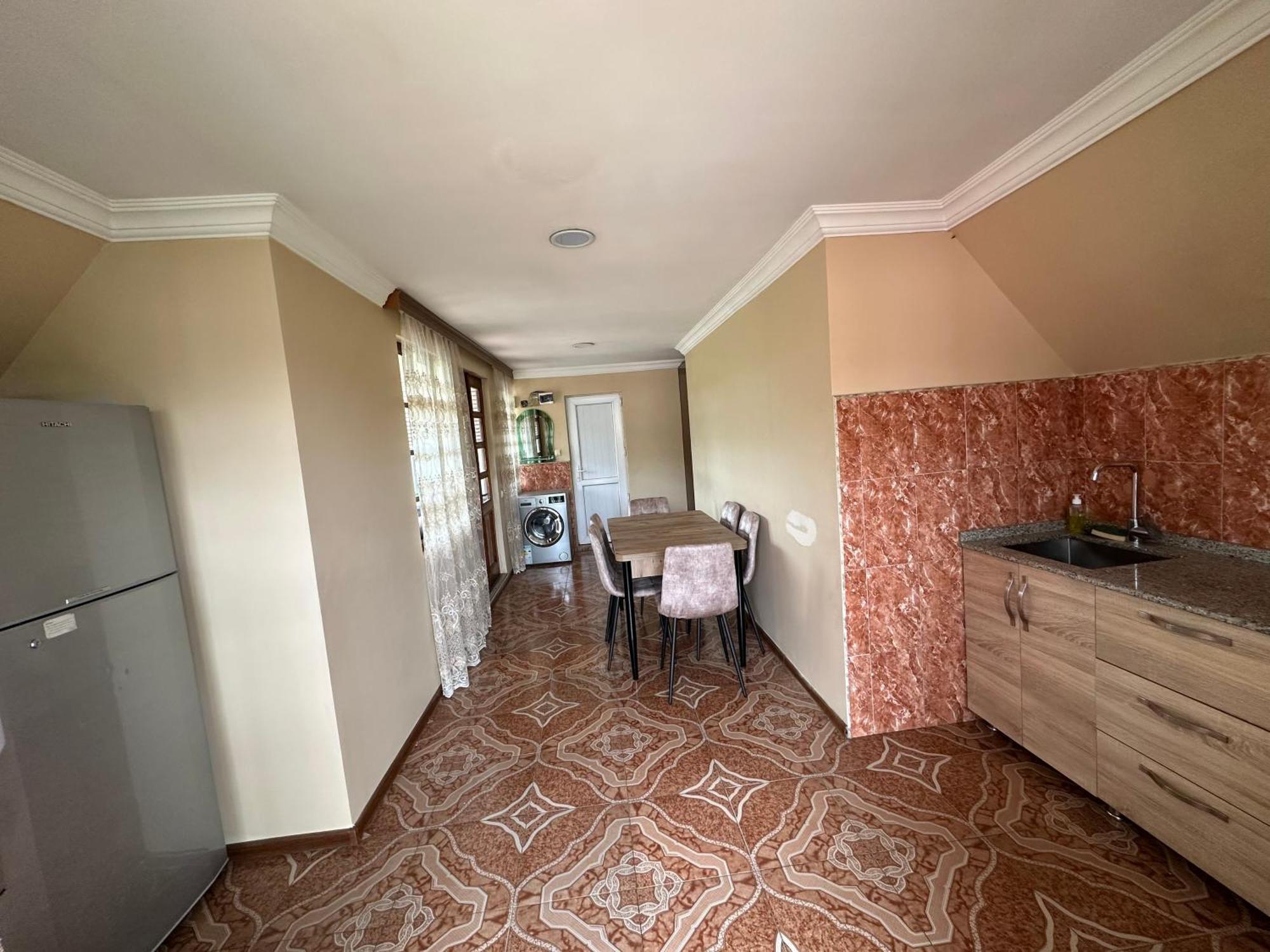 Linda Guest House Batumi Ngoại thất bức ảnh