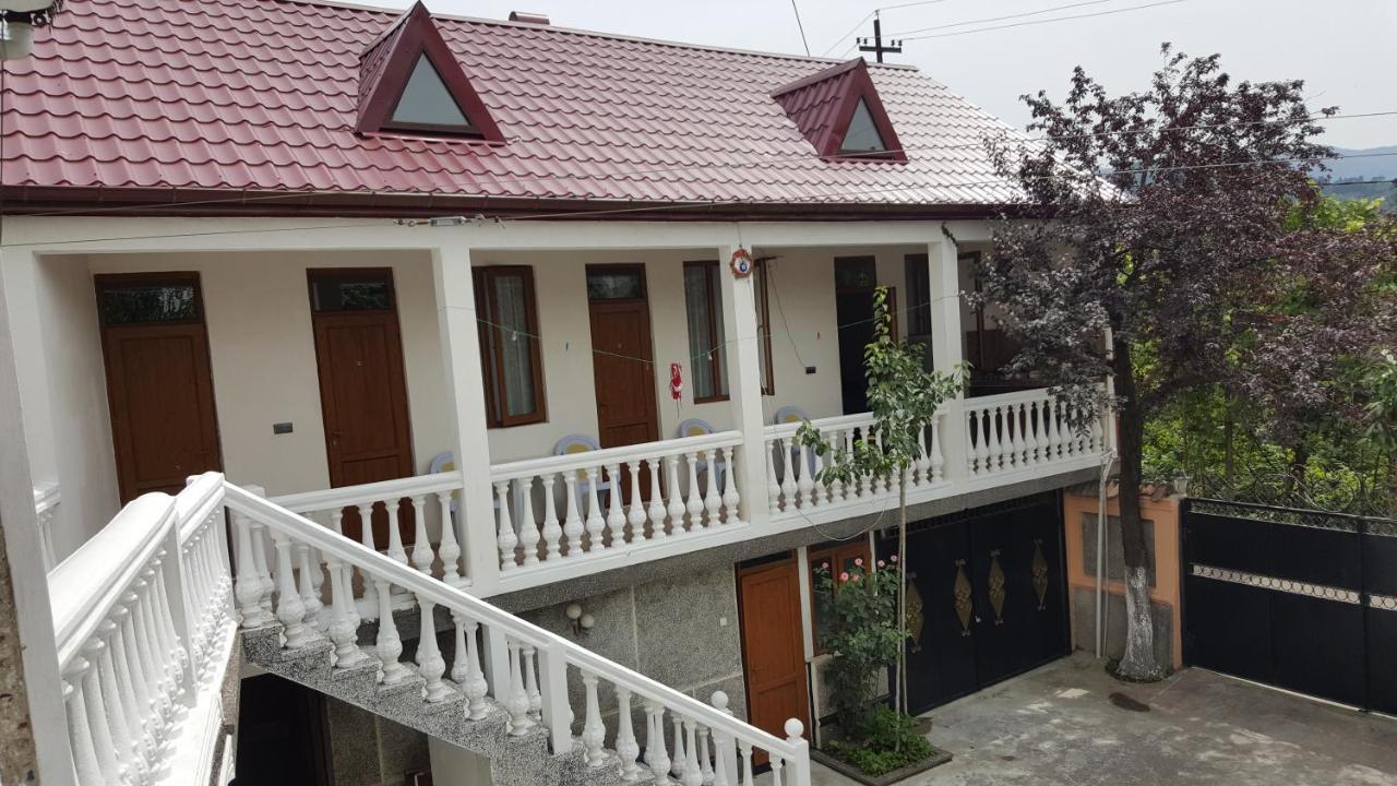 Linda Guest House Batumi Ngoại thất bức ảnh
